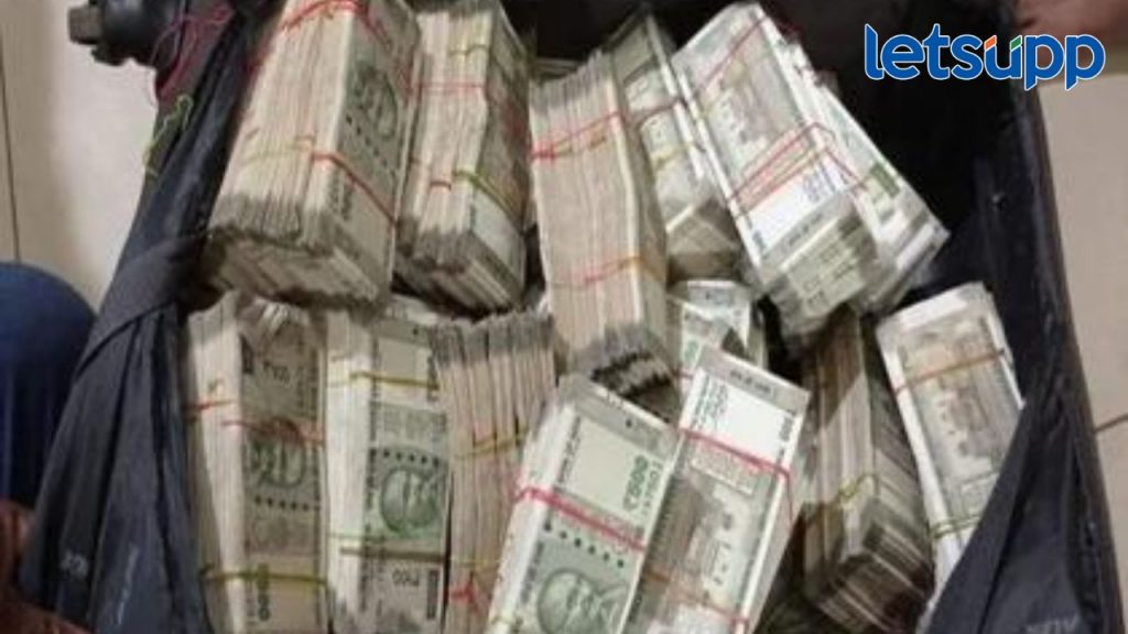 महापालिकेच्या अधिकाऱ्याकडं सापडली तब्बल ८ कोटींची कॅश; वाचा, ईडीच्या धाडीत काय सापडलं?