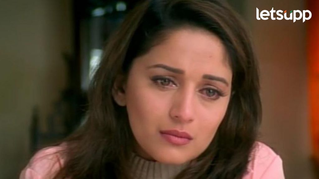 एका दिग्दर्शकाने मला ब्लाउज काढण्यासाठी... बॉलिवूड धकधक गर्ल माधुरी दीक्षितचा 'तो' प्रसंग काय?