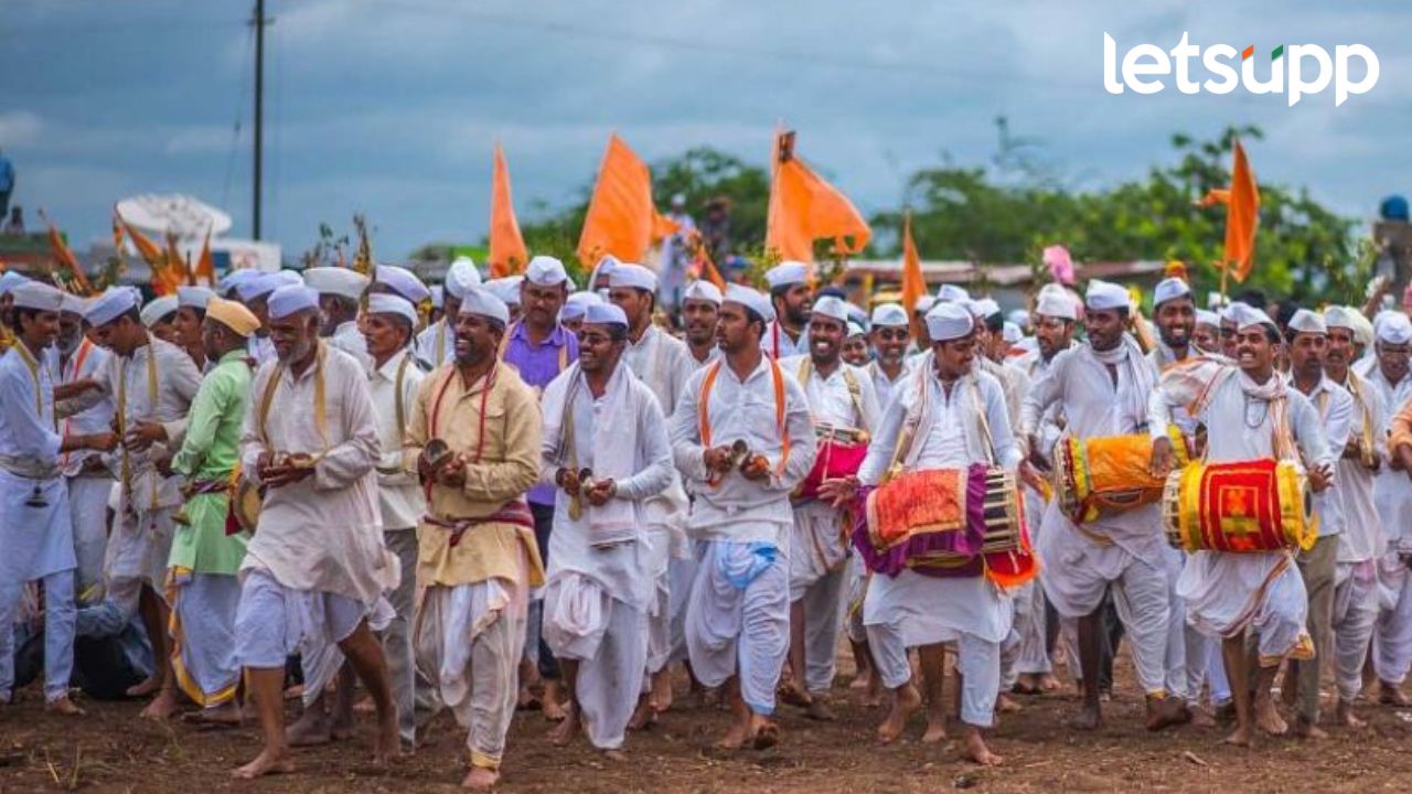 मोठी बातमी! वारकऱ्यांना टोलमाफी देण्याचा निर्णय, राज्य सरकारकडून सुचना जारी