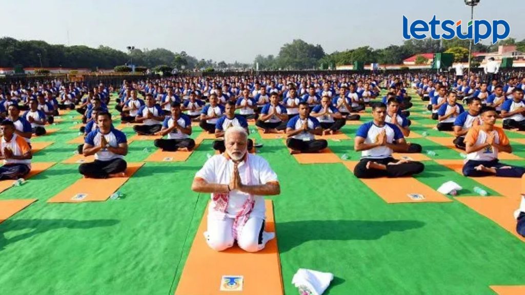 जग युद्धाच्या उंबरठ्यावर; शांतीसाठी योगाची गरज, पंतप्रधान नरेंद्र मोदी यांचं प्रतिपादन