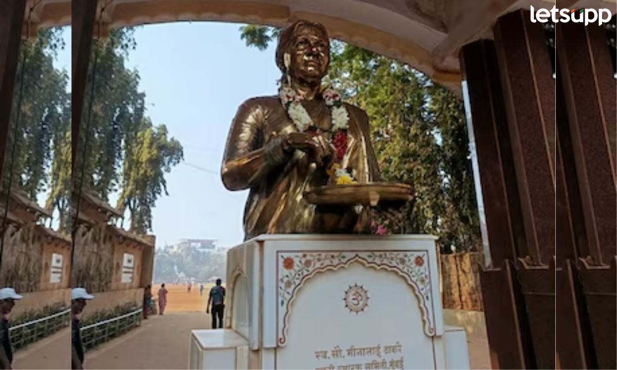 Meenatai Thackeray Statue
