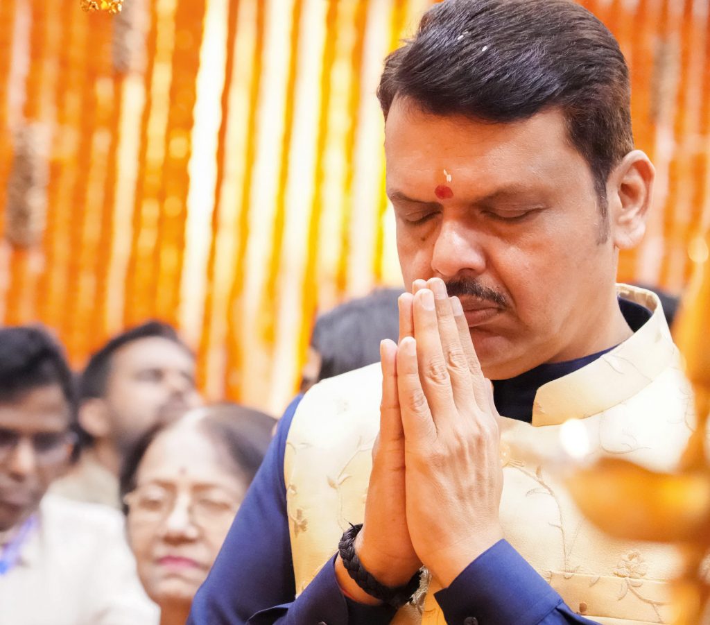 CM Fadnvis With Family