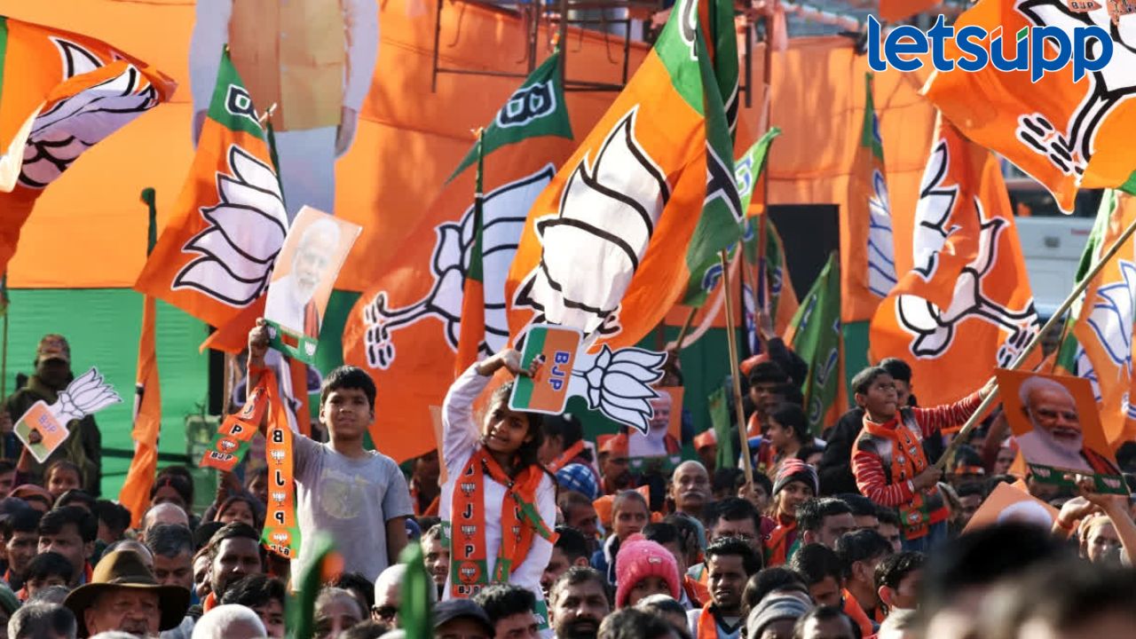 मनपा निवडणूक तोंडावर असतानाच महायुतीला मोठा धक्का, भाजपची डोकेदुखी वाढली Bjp