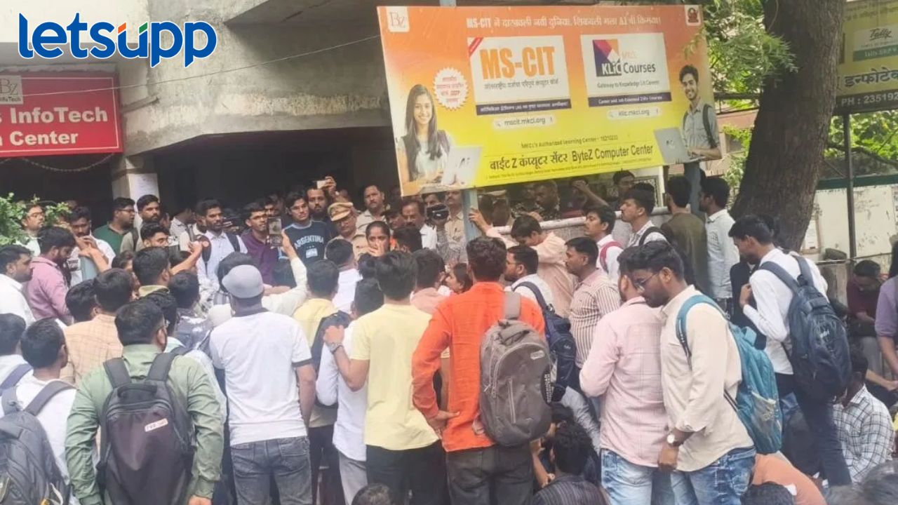 पेपरच्या दिवशीच घोळ! सर्व्हर डाऊन, स्क्रीन खराब; हायकोर्ट परीक्षेचा घोळ काय? 5 महत्त्वाचे मुद्दे News Photo 2026 08 16T203815.121