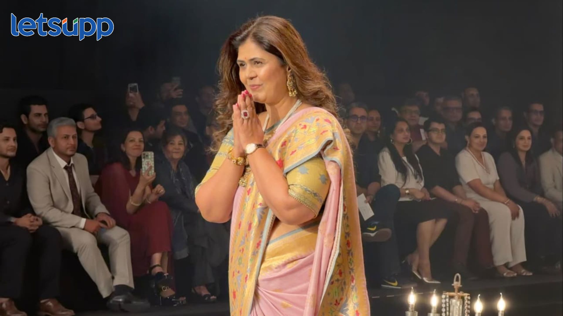 Bombay Times Fashion Week मध्ये जालनाई सिल्क साड्यांच्या स्टाॅलने वेधले फॅशन डिझायनर्सचे लक्ष! Bombay Times Fashion Week